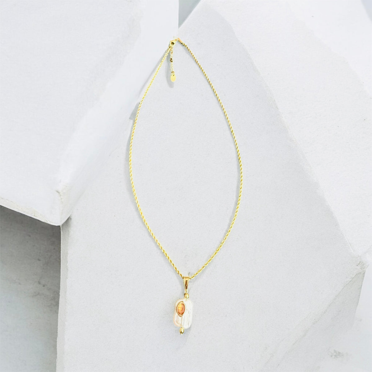 Oia Necklace in Gold (Amber)