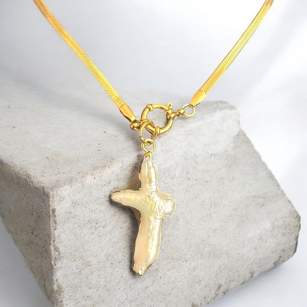Thea Necklace