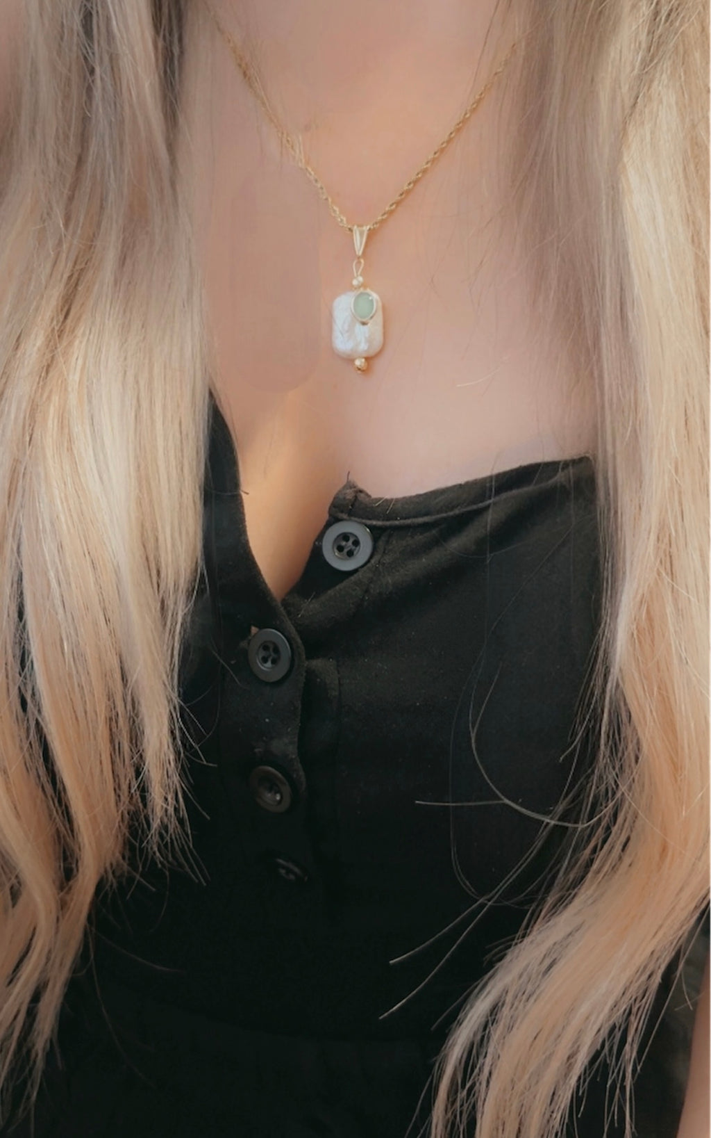 Oia Necklace in Gold (Green)