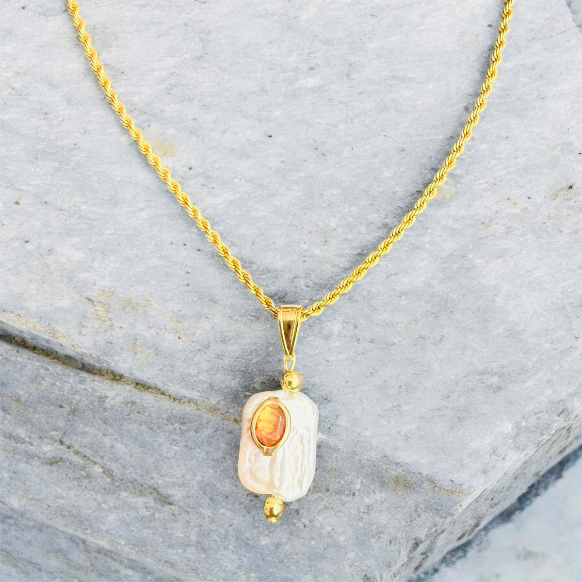 Oia Necklace in Gold (Amber)