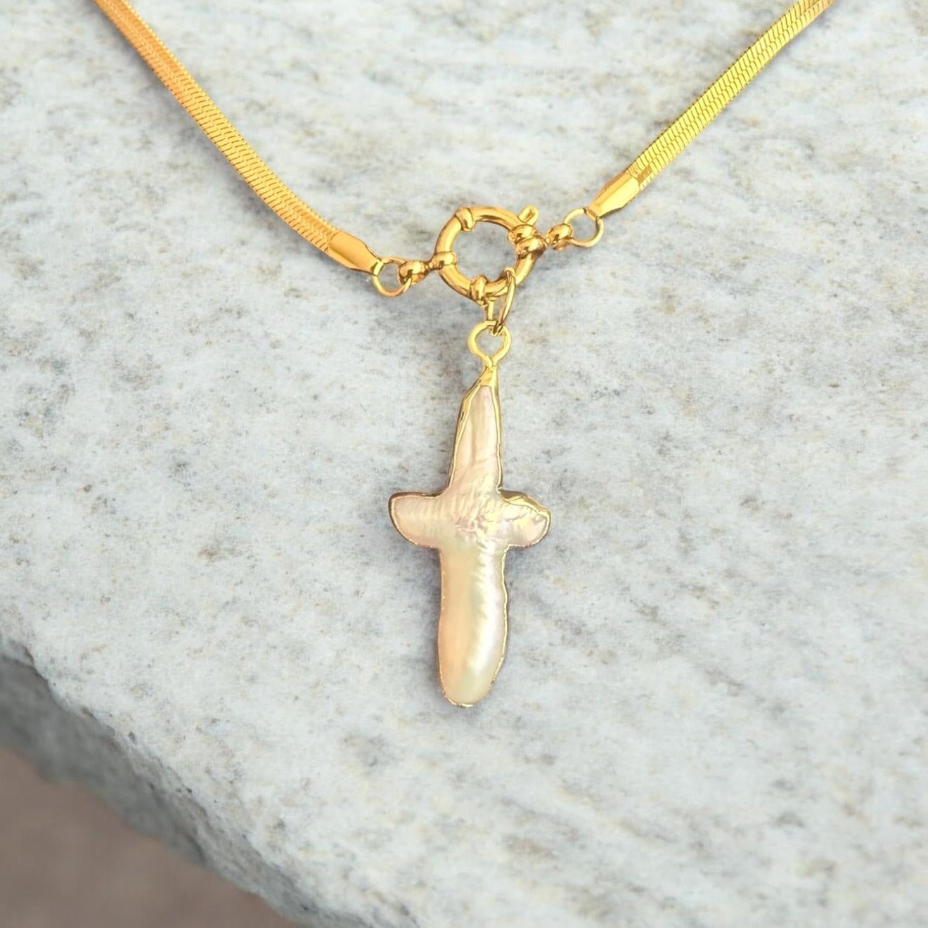 Thea Necklace